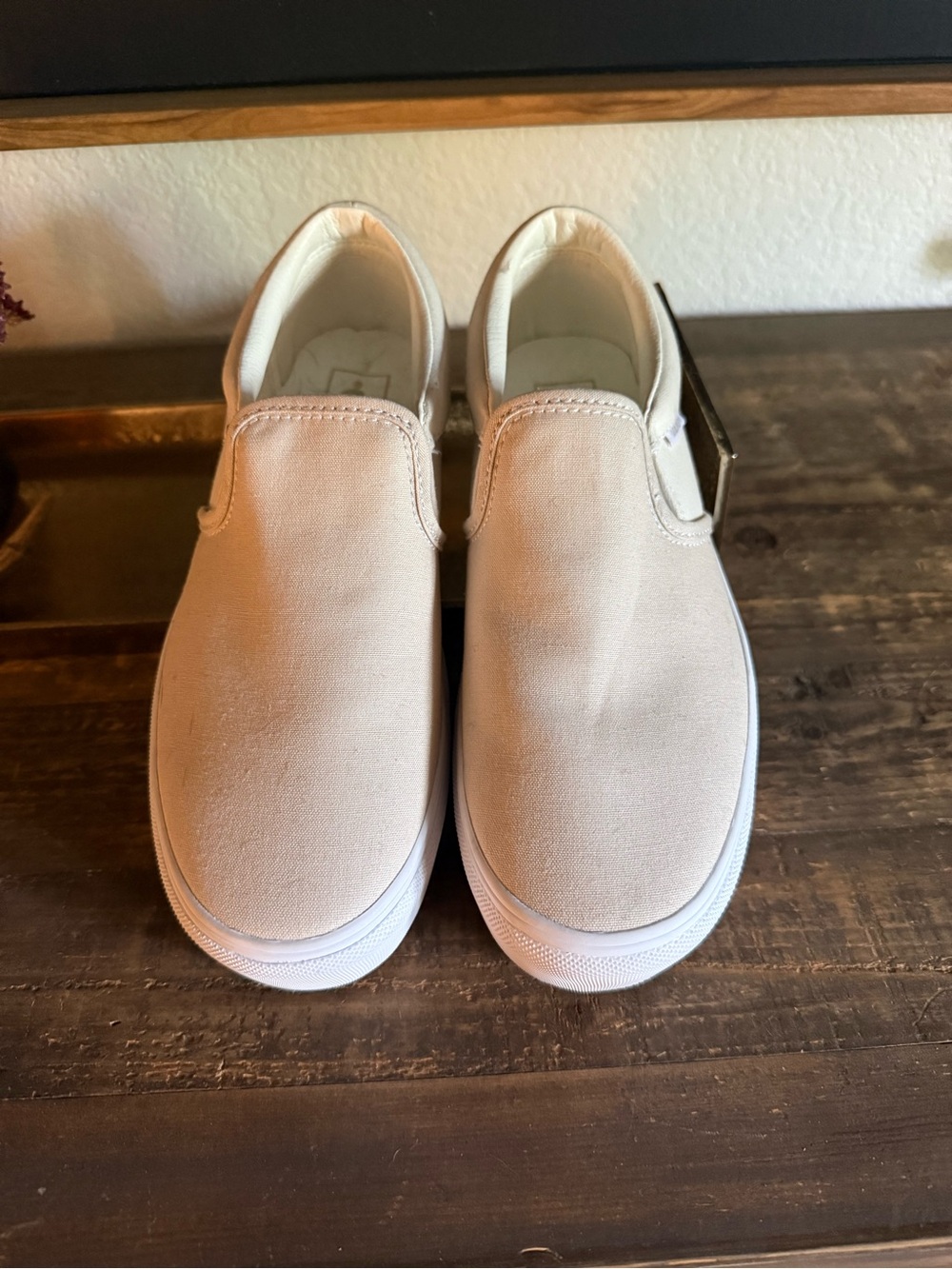 Vans Asher Platform Slip-On Womens Shoes in Cream Sz 9 - Picture 2 of 7